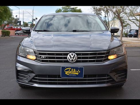 Used 2018 Volkswagen Passat 2.0T R-Line image 8