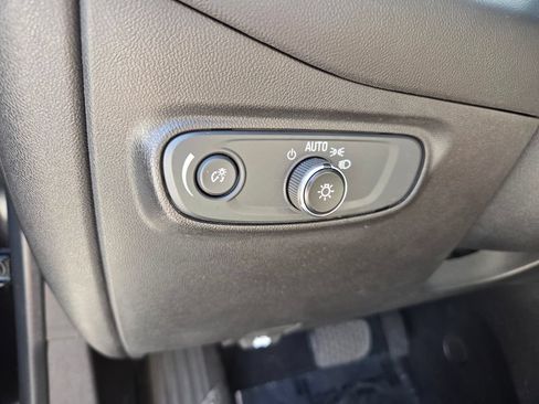 Used 2021 Chevrolet Equinox LS w/ LS Convenience Package FWD image 22