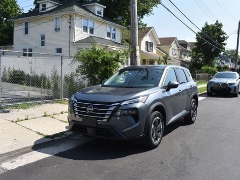 Used 2026 Nissan Rogue SV AWD/4WD image 3