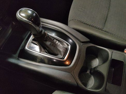 Used 2021 Nissan Rogue Sport S image 26