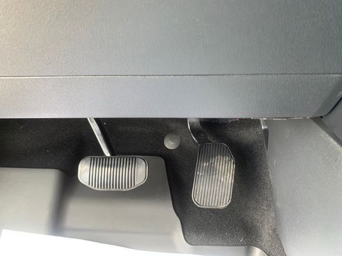 New 2025 Ford F150 Lariat w/ Equipment Group 501A Mid image 14