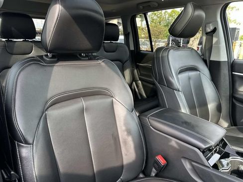 Used 2023 Jeep Grand Cherokee Limited AWD/4WD image 11