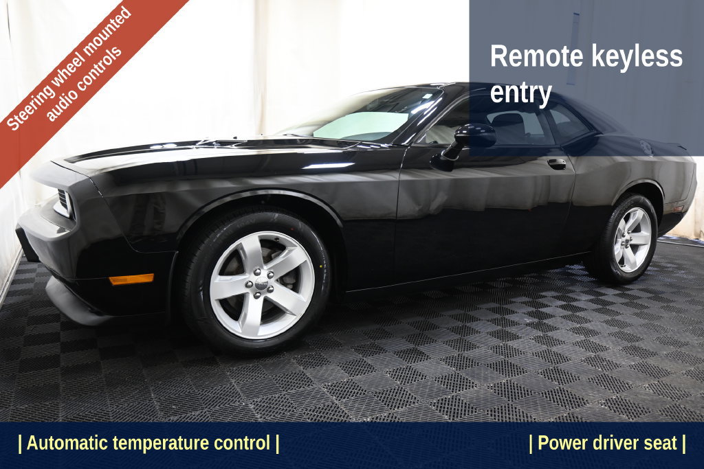 Used 2013 Dodge Challenger SXT RWD image 5