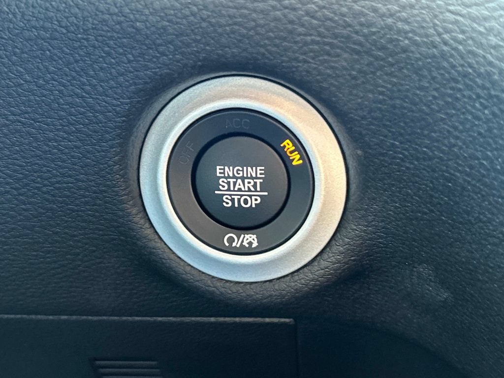 Used 2026 Chrysler Pacifica Select AWD/4WD image 29