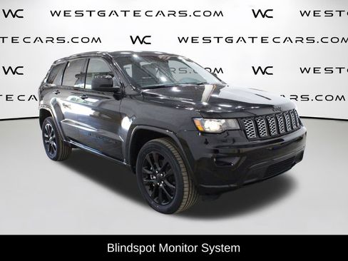 Used 2022 Jeep Grand Cherokee Laredo X image 2