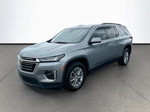 Used 2023 Chevrolet Traverse LT FWD image 3