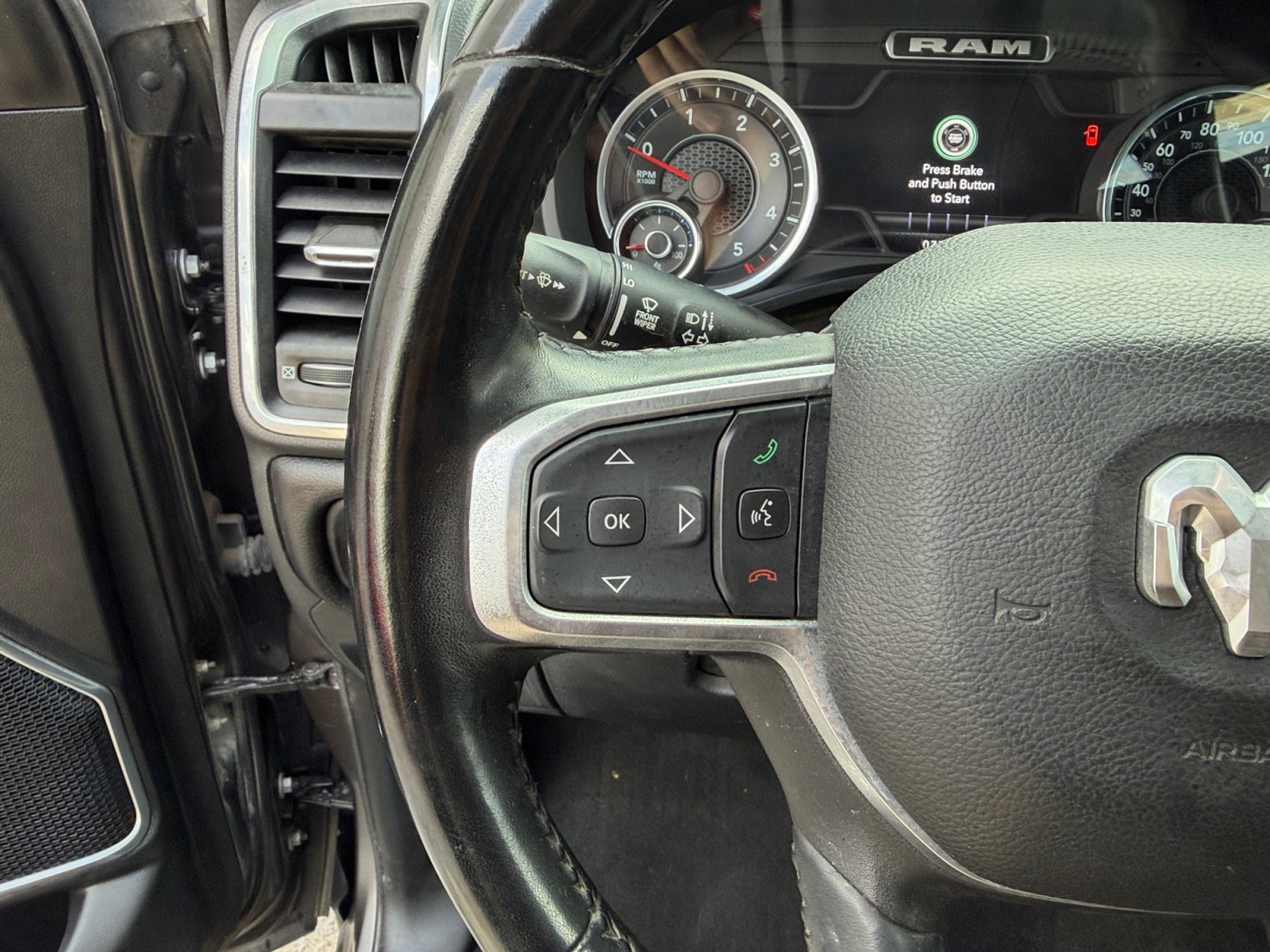 Used 2022 RAM 1500 Laramie AWD/4WD image 15
