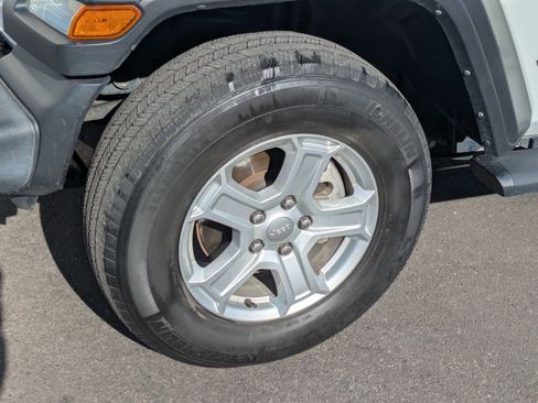 Used 2022 Jeep Wrangler Unlimited Sport image 13