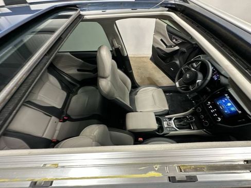 Used 2021 Subaru Forester Limited w/ Popular Package #3 image 6