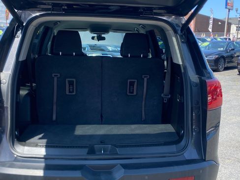 Used 2017 GMC Acadia SLE w/ Driver Alert Package I AWD/4WD image 9
