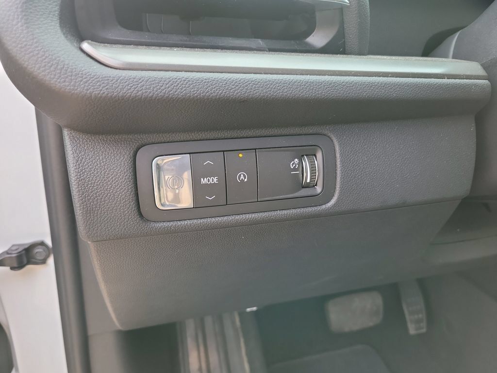 Used 2026 Chevrolet Traverse LT FWD image 26