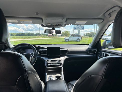 Used 2022 Ford Explorer XLT w/ Equipment Group 202A image 15