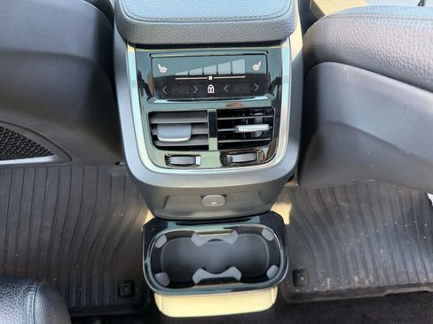 Used 2022 Volvo XC90 T8 Inscription Expression w/ Climate Package AWD/4WD image 18