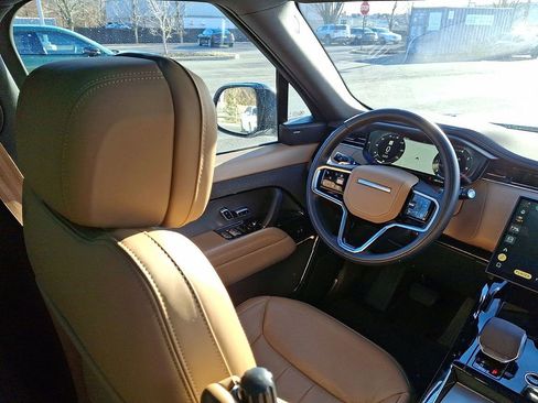 Used 2025 Land Rover Range Rover Sport SE AWD/4WD image 15