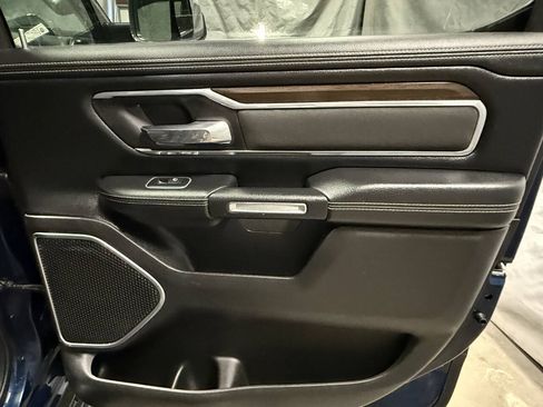 Used 2022 RAM 1500 Laramie AWD/4WD image 17