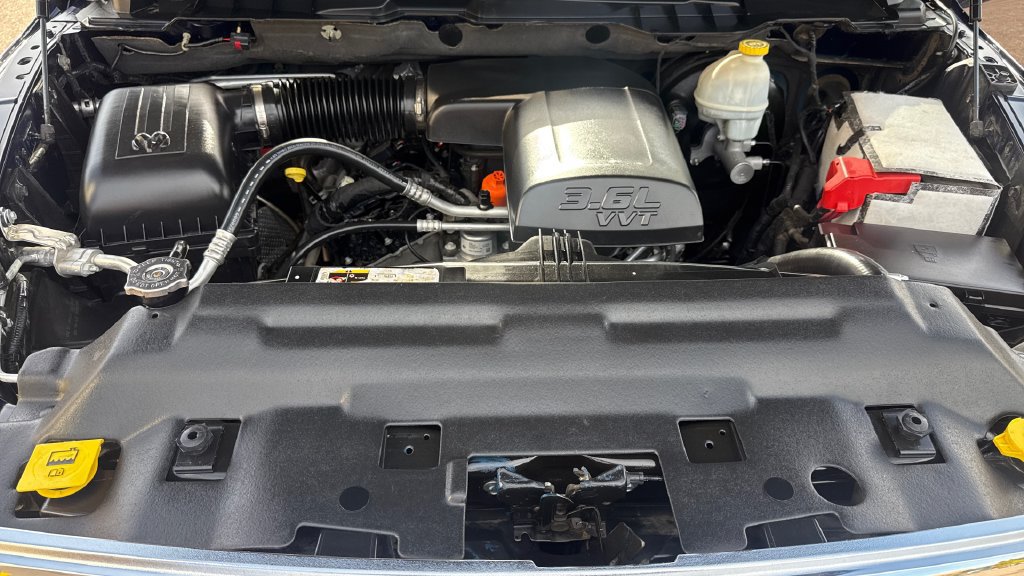 Used 2013 RAM 1500 Classic SLT w/ Premium Display Pkg RWD image 14