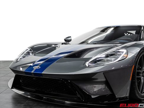 Used 2018 Ford GT RWD image 13