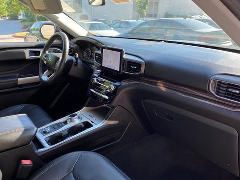 Used 2023 Ford Explorer Limited AWD/4WD image 31