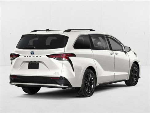 New 2026 Toyota Sienna XSE image 2