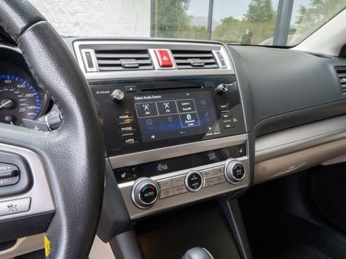 Used 2017 Subaru Outback 2.5i Premium AWD/4WD image 11
