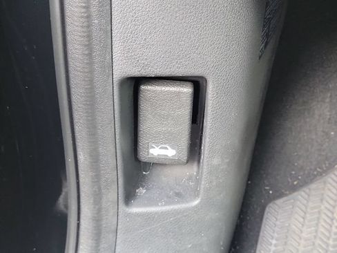 Used 2025 Honda Ridgeline Sport image 14