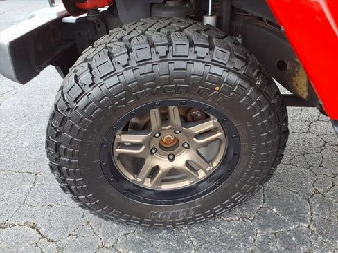 Used 2016 Jeep Wrangler Unlimited Sahara w/ Connectivity Group image 18