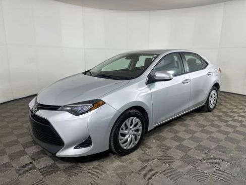 Used 2017 Toyota Corolla LE image 7