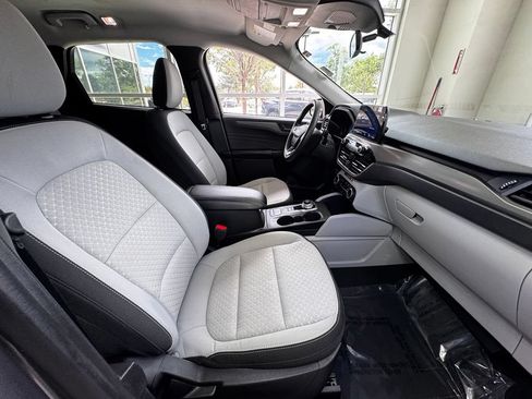 Used 2025 Ford Escape Active AWD/4WD image 44