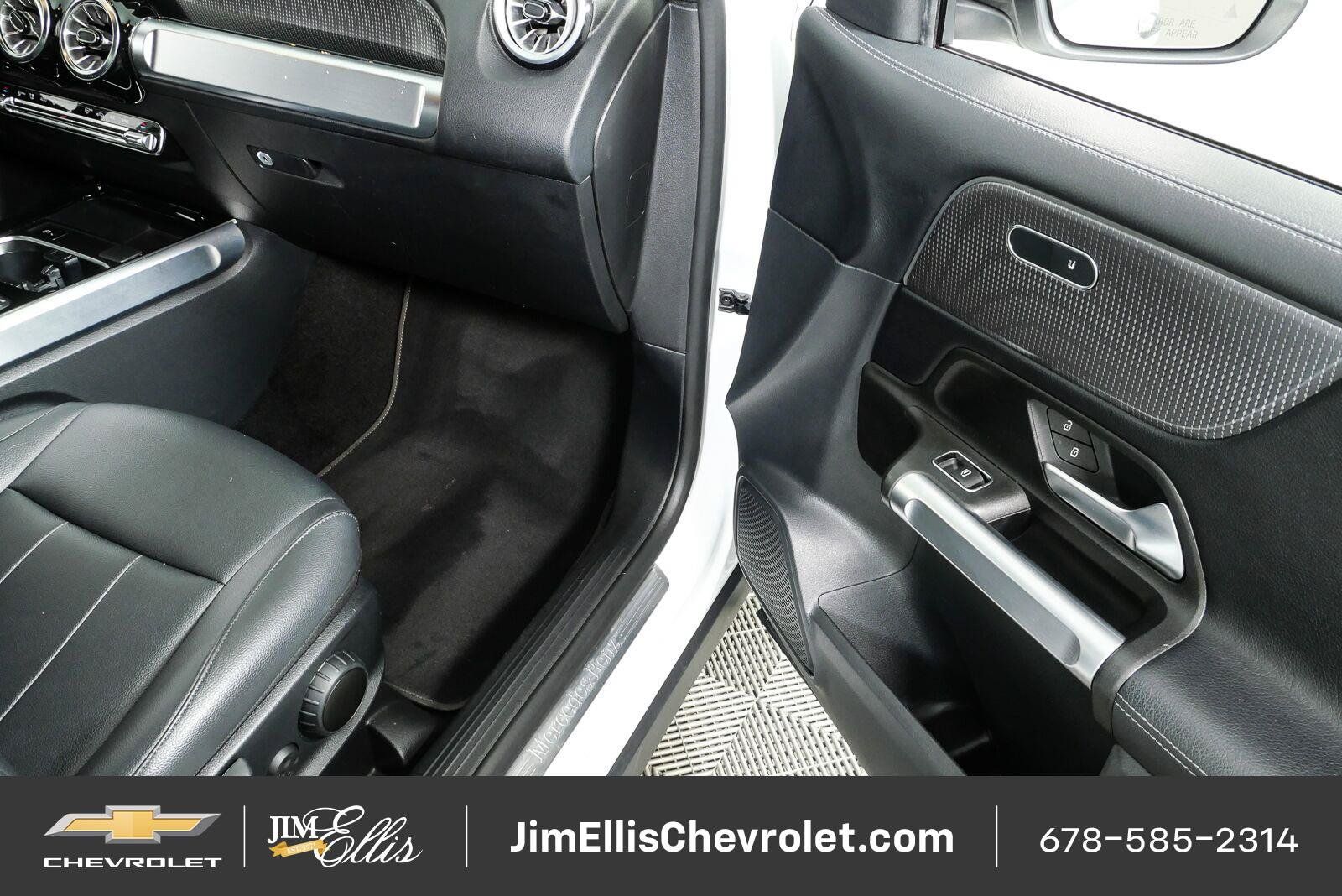 Used 2022 Mercedes-Benz GLB 250 w/ Premium Package Lite image 23