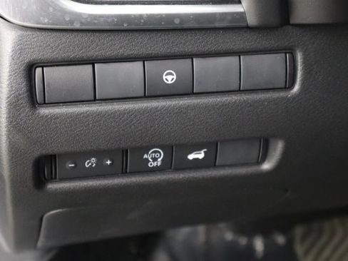 Used 2026 Nissan Rogue SV FWD image 22
