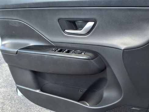 Used 2024 Hyundai Kona Limited image 16