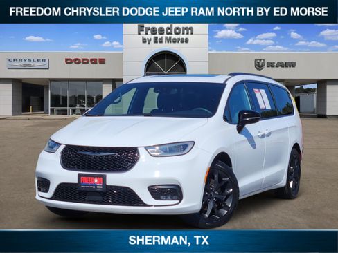 Used 2025 Chrysler Pacifica Limited FWD image 1