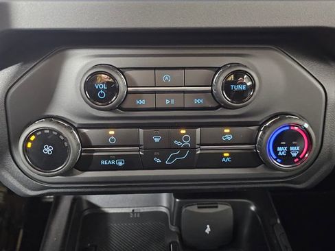 New 2025 Ford Bronco Base image 29