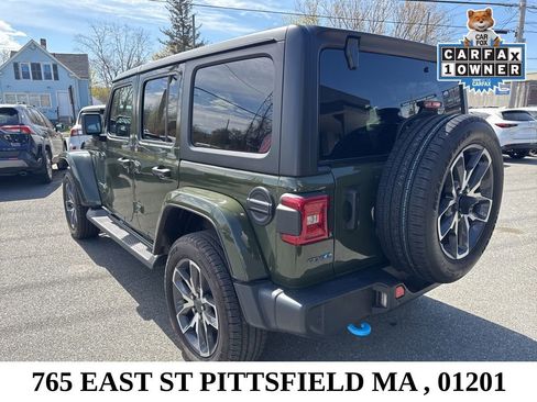 Used 2024 Jeep Wrangler Unlimited w/ Convenience Group AWD/4WD image 5