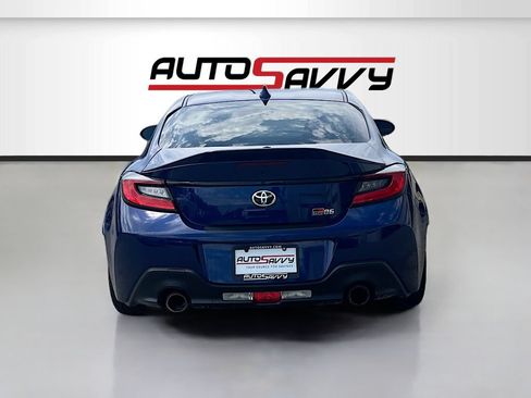 Used 2025 Toyota GR86 RWD image 6