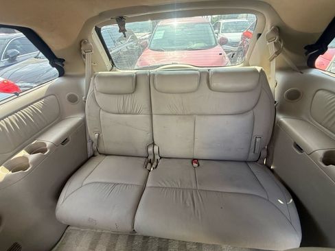 Used 2004 Toyota Sienna XLE w/ XLE Pkg 10 FWD image 12