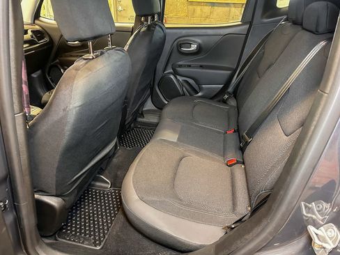 Used 2023 Jeep Renegade Altitude w/ Convenience Group I AWD/4WD image 11