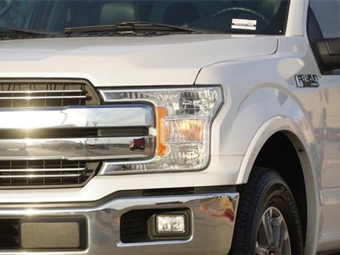 Used 2019 Ford F150 Lariat image 4
