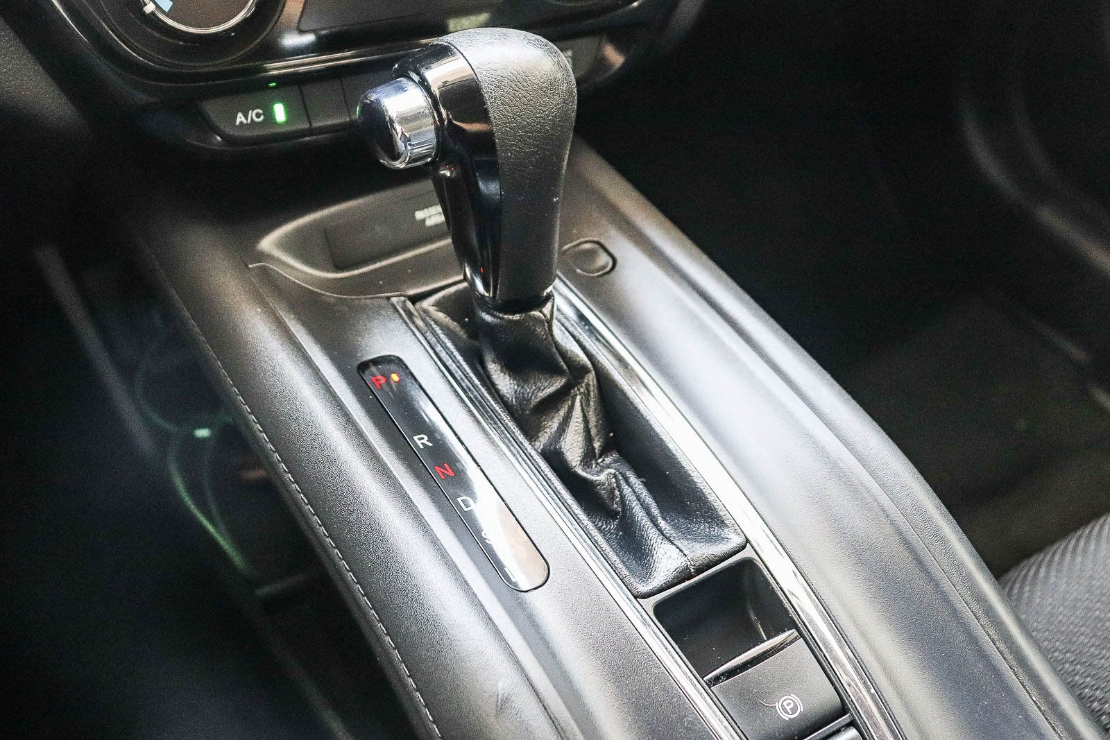 Used 2017 Honda HR-V LX image 26