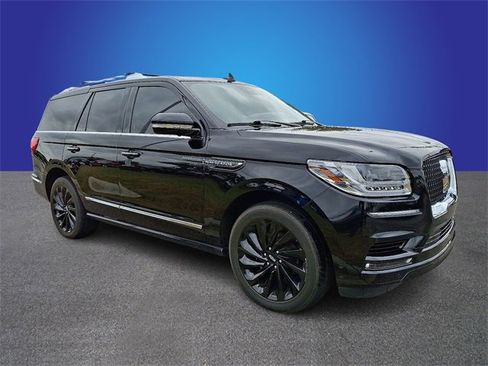 Used 2021 Lincoln Navigator Reserve image 3