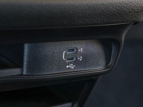 New 2026 Chrysler Pacifica Select FWD image 19
