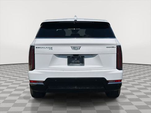 Used 2025 Cadillac Escalade IQ Luxury 1 image 4