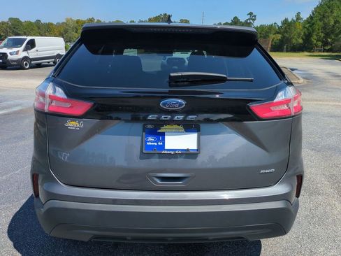 Certified 2024 Ford Edge SE image 5