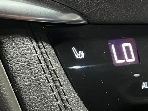 Used 2024 Cadillac XT6 Luxury FWD image 35