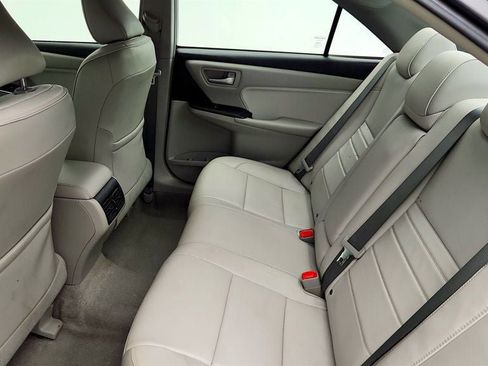 Used 2017 Toyota Camry XLE FWD image 19