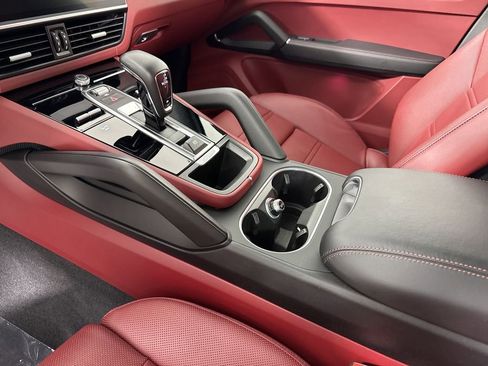 Certified 2023 Porsche Cayenne Platinum Edition AWD/4WD image 31