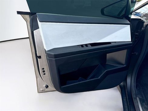 Used 2024 Tesla Cybertruck AWD Crew Cab image 13