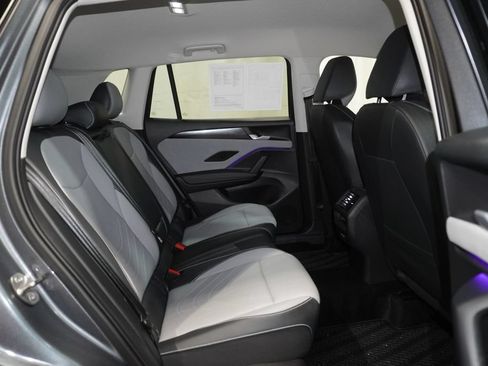 Certified 2026 Volkswagen Tiguan SE AWD/4WD image 16