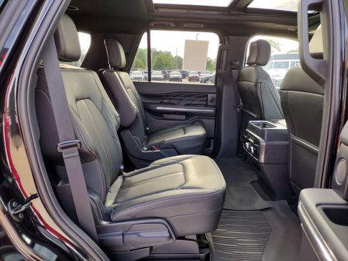 Used 2024 Ford Expedition Platinum AWD/4WD image 23