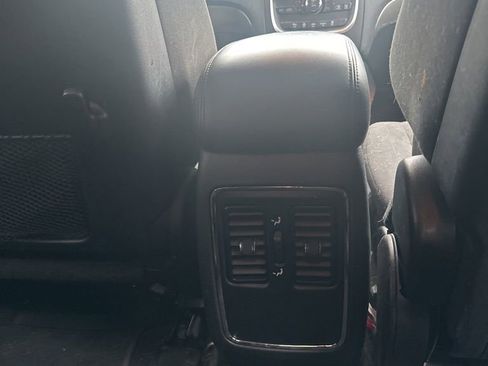 Used 2019 Dodge Durango SXT image 24